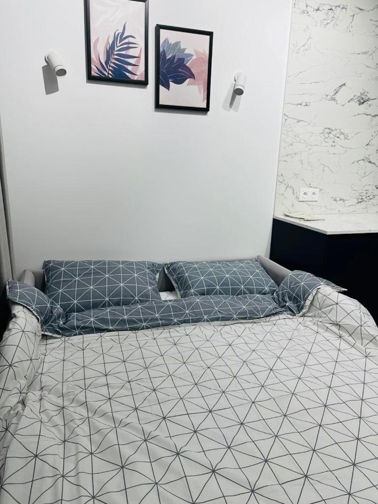 Modern Apartment In The Old Town Киев Екстериор снимка